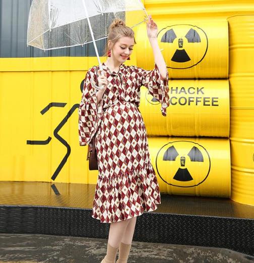 民族风气质刺绣连衣裙：让你怀孕也美丽（图）