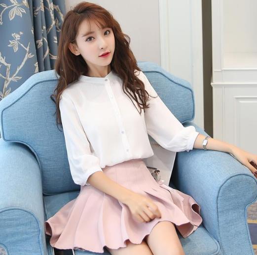 5款撞色系带荷叶领衬衫搭配：演绎青春阳光学院风