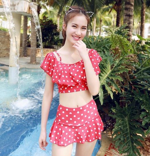 5款印花连体裙式泳衣搭配：凸显完美身材（图）