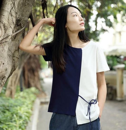 高腰百褶裙搭配露肩短袖T恤:6款搭出文艺淑女范 高腰百褶裙搭配露肩短袖T恤:6款搭出文艺淑女范