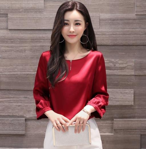 一字领喇叭袖碎花雪纺衫的多种搭配：彰显夏日清凉