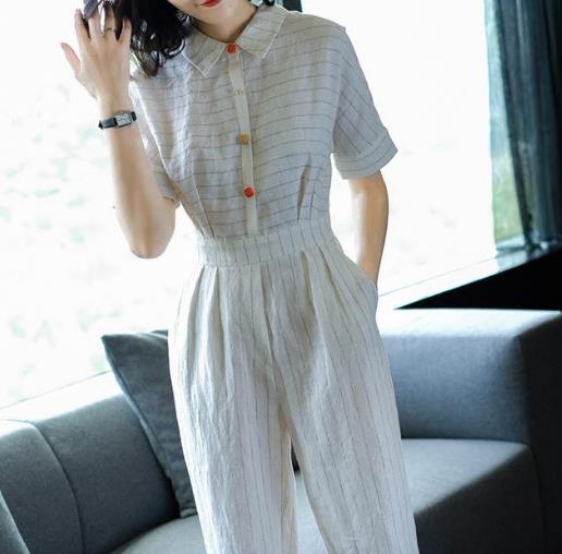 6款短袖连体裤搭配:省时有气质连体裤推荐(图) 6款短袖连体裤搭配:省时有气质连体裤推荐(图)