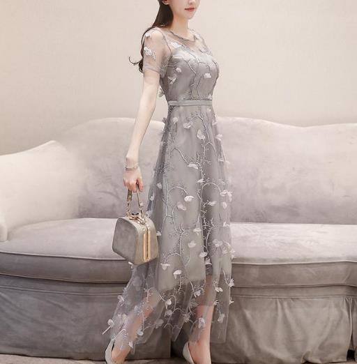 时尚优雅的收腰连衣裙:洋气大方彰显完美曲线(图) 时尚优雅的收腰连衣裙:洋气大方彰显完美曲线(图)