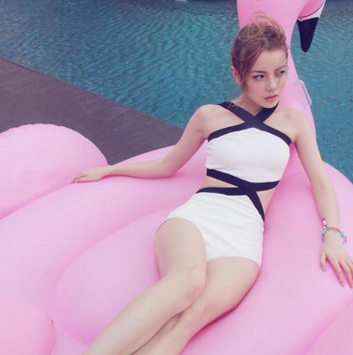 2017最流行这几款长袖蕾丝泳装：彰显性感迷人女神范