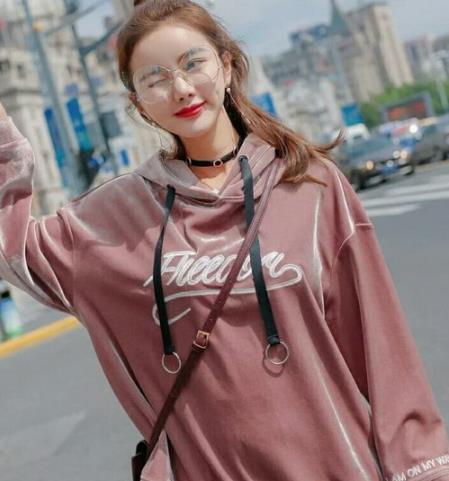 卫衣该怎么选：5款卫衣穿出时尚新潮流（图）