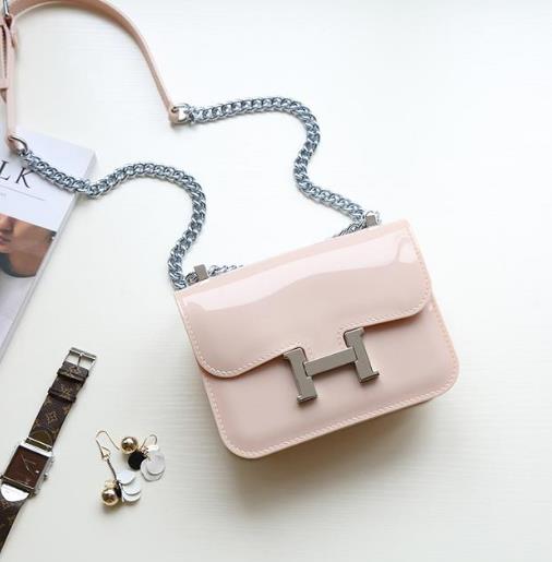 明星都超爱的个性单肩斜挎包 席卷时尚圈（图）