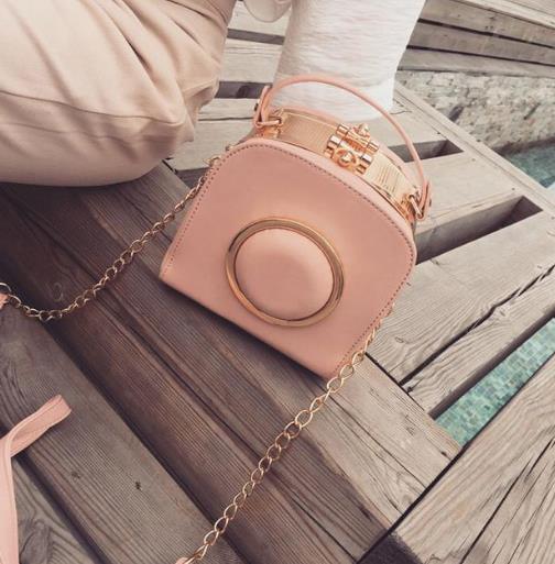 明星都超爱的个性单肩斜挎包 席卷时尚圈（图）