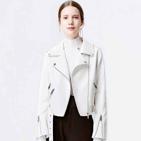 大翻领短款皮外套怎么搭配才能彰显时尚个性