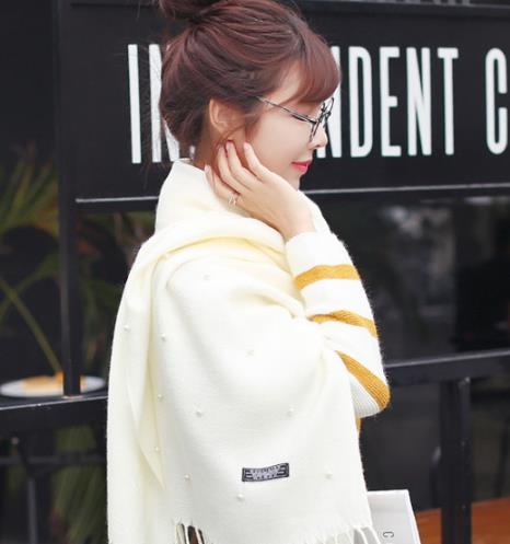 秋冬你值得拥有时尚又保暖的围巾搭配(图) 秋冬你值得拥有时尚又保暖的围巾搭配(图)