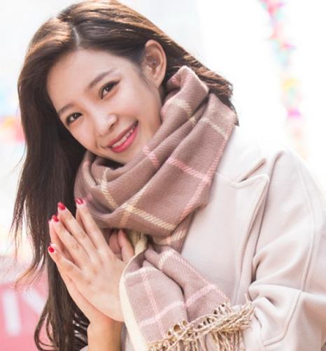 秋冬你值得拥有时尚又保暖的围巾搭配（图）