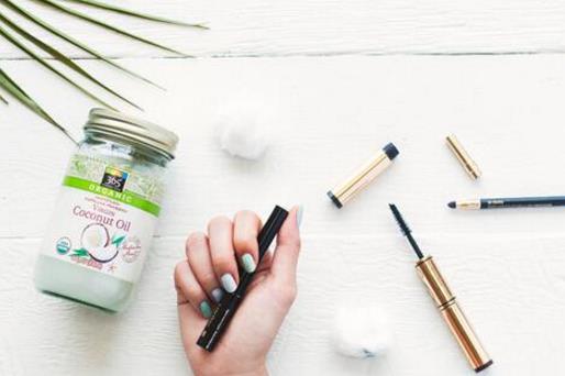 椰子油的奇妙护肤小窍门 你知道吗(图) 椰子油的奇妙护肤小窍门 你知道吗(图)