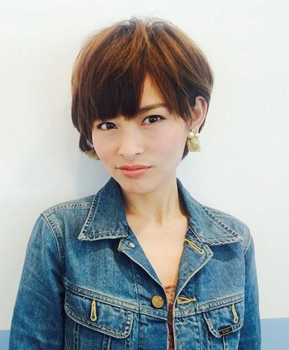 蘑菇头发型示范 打造百变风格（图）