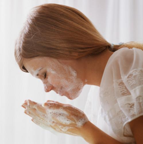 只要手法正确 洗个脸就能年轻3岁（图）