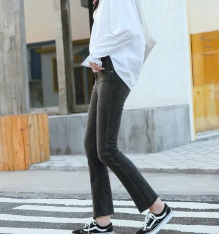衣橱必备牛仔裤：牛仔裤怎么搭都是时髦精