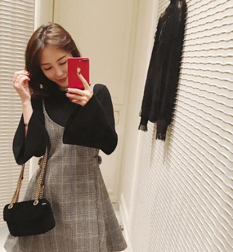 秋冬连衣裙叠穿照样美出天际(图) 秋冬连衣裙叠穿照样美出天际(图)