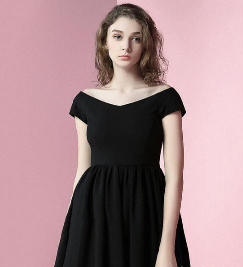 初春将至 明星同款小黑裙引领春季流行（图）
