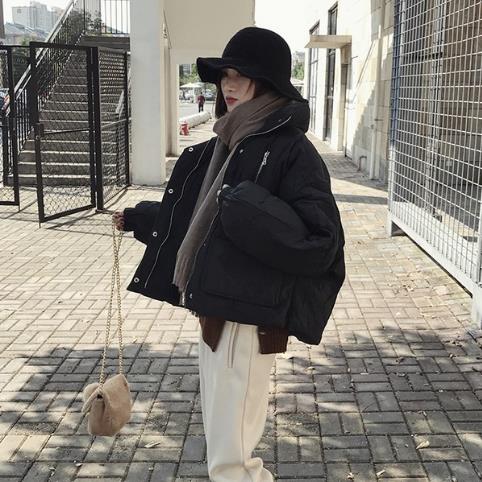 宽松立领面包服搭配链条包：满满的潮范儿（图）