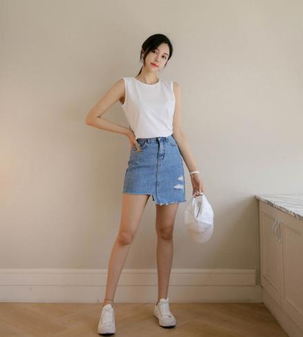 小个子秒变大长腿 牛仔半身裙的多种搭配分享