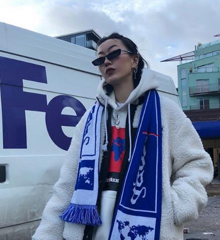 潮流配饰加分秋冬造型（图）