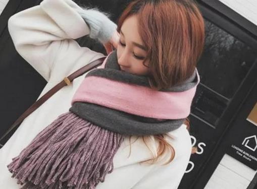 围巾怎么选:根据大衣颜色选围巾(图) 围巾怎么选:根据大衣颜色选围巾(图)