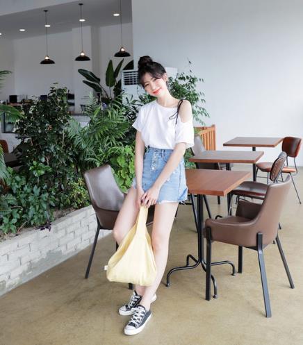 小个子秒变大长腿 牛仔半身裙的多种搭配分享