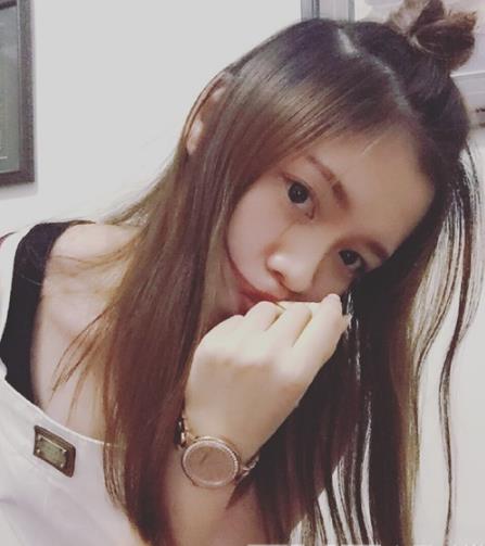 长发扎半丸子头竟然这么减龄显嫩（图）