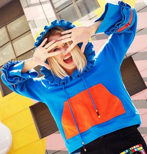 2018这个早春看卫衣花样百出(图) 2018这个早春看卫衣花样百出(图)