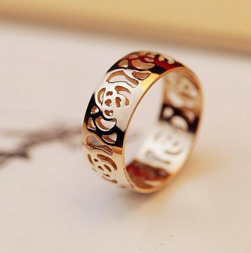 时尚气质玫瑰金戒指 减龄又大气(图) 时尚气质玫瑰金戒指 减龄又大气(图)