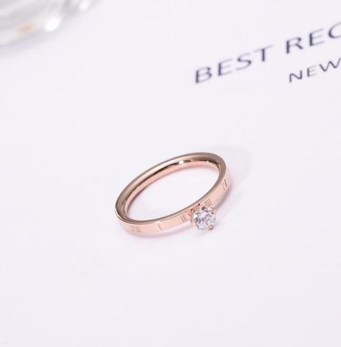 时尚气质玫瑰金戒指 减龄又大气（图）