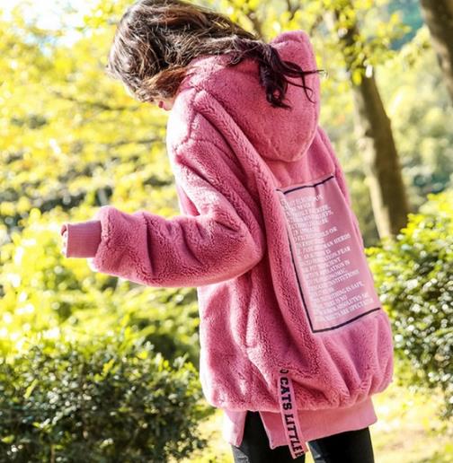 秋冬加绒卫衣搭配牛仔裤:打造青春美范儿(图) 秋冬加绒卫衣搭配牛仔裤:打造青春美范儿(图)