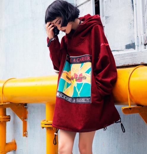 这几款中长款丝绒卫衣搭配 尽显贵族气派(图) 这几款中长款丝绒卫衣搭配 尽显贵族气派(图)