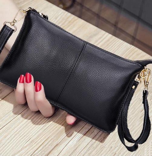 今年流行钻石镶钻手拿包：优雅又时尚（图）