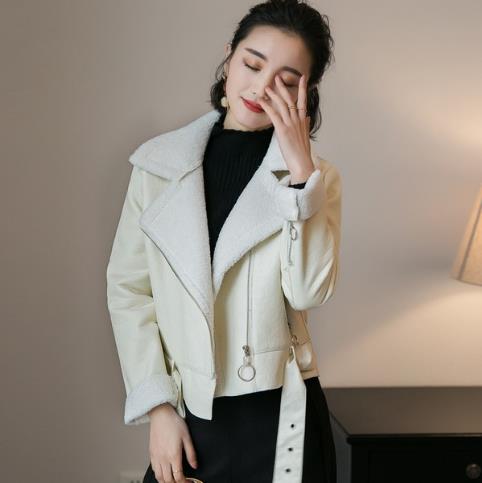 秋冬入一件干练利落的机车外套才是王道（图）