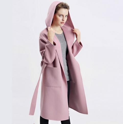 斗篷型大衣如何演绎各种日常风格（图）