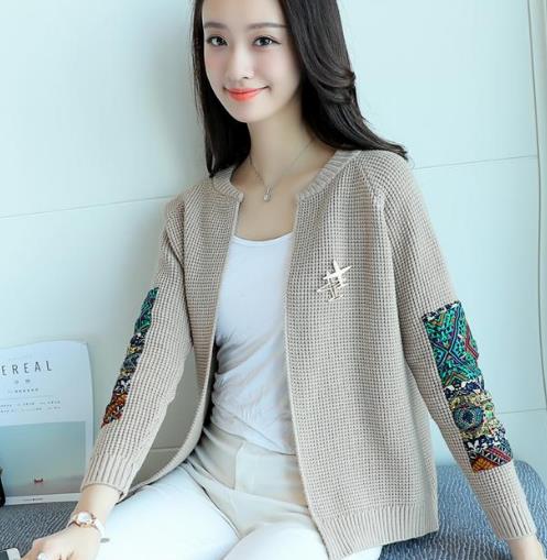 早春里的百搭神器 知性优雅的针织衫（图）