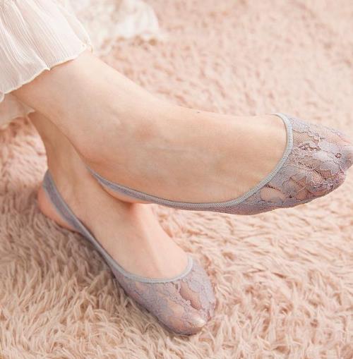 穿高跟鞋还怕磨脚 6款隐形船袜让你爱上高跟鞋