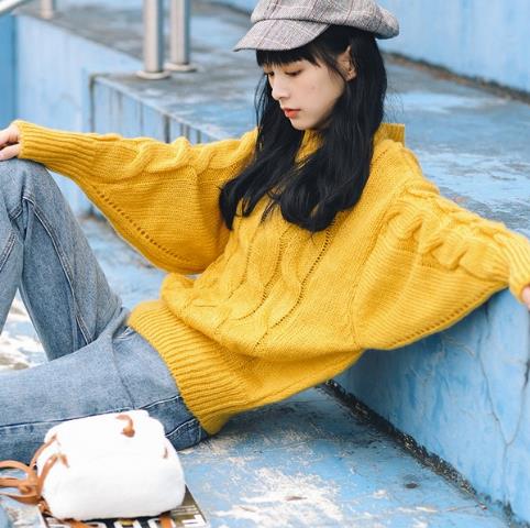 纯色针织毛衣搭配针织包臀裙：时尚甜美范（图）