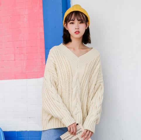 纯色针织毛衣搭配针织包臀裙：时尚甜美范（图）