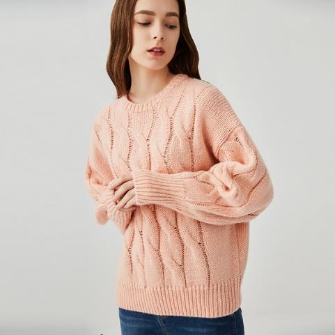 纯色针织毛衣搭配针织包臀裙：时尚甜美范（图）