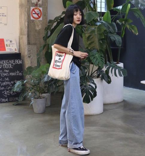 6款高腰牛仔裤搭配：轻松打造大长腿（图）