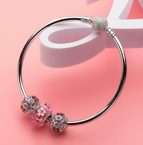 简约秀气的水晶手链 凸显文艺淑女范（图）