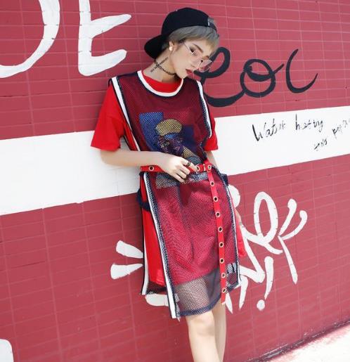 今年最火的连衣裙套装都在这 ：女人味十足（图）