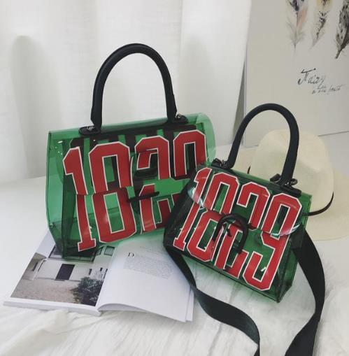 今年流行的果冻包都在这:打造时尚精英范儿(图) 今年流行的果冻包都在这:打造时尚精英范儿(图)