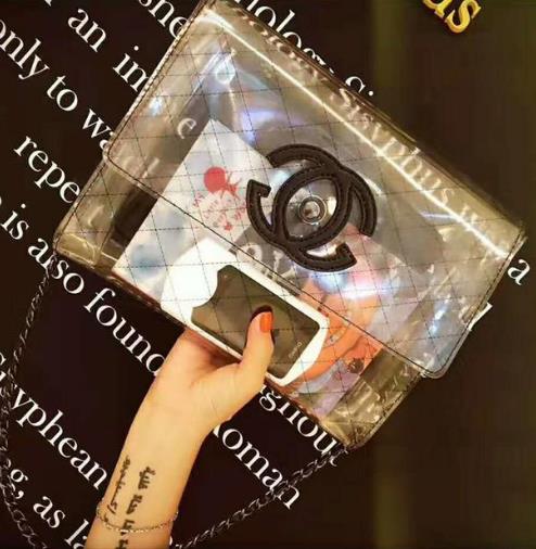 今年流行的果冻包都在这:打造时尚精英范儿(图) 今年流行的果冻包都在这:打造时尚精英范儿(图)