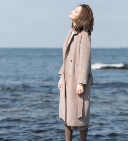 明星同款外套 时髦保暖还贵气十足（图）