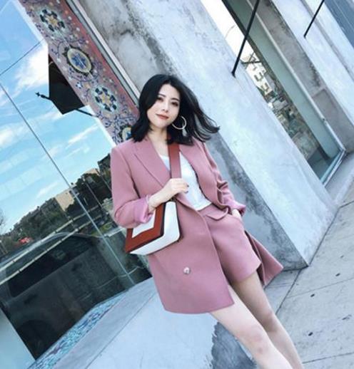 早春备一件西装小外套正合适:保暖又提升气质 早春备一件西装小外套正合适:保暖又提升气质