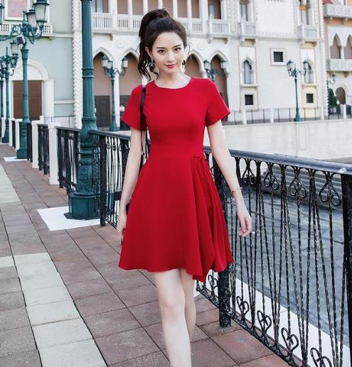 小个子的救星 时髦短裙穿出大长腿的既视感（图）