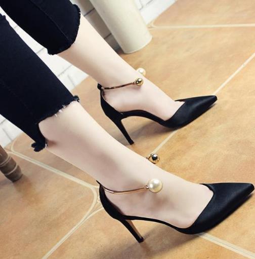 今年最受欢迎的猫跟鞋舒适又时尚（图）