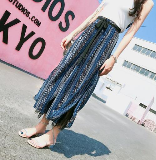 优雅大气的甩腿裤今年火起来了(图) 优雅大气的甩腿裤今年火起来了(图)