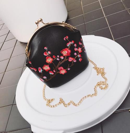 这几款单肩包更精致更百搭 随便搭衣服都很美（图）